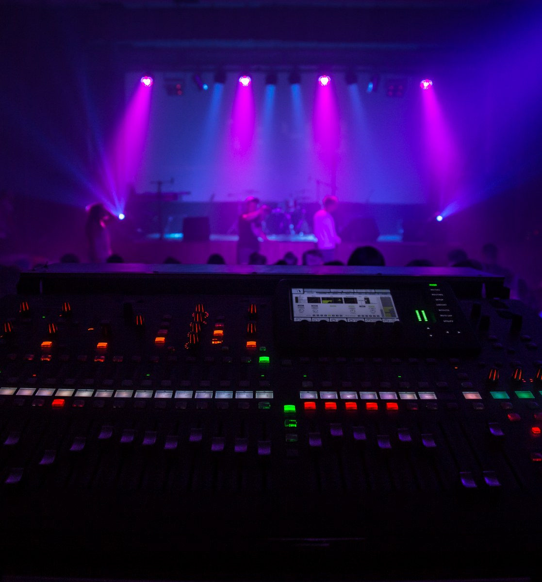 Mixer luci durante un concerto