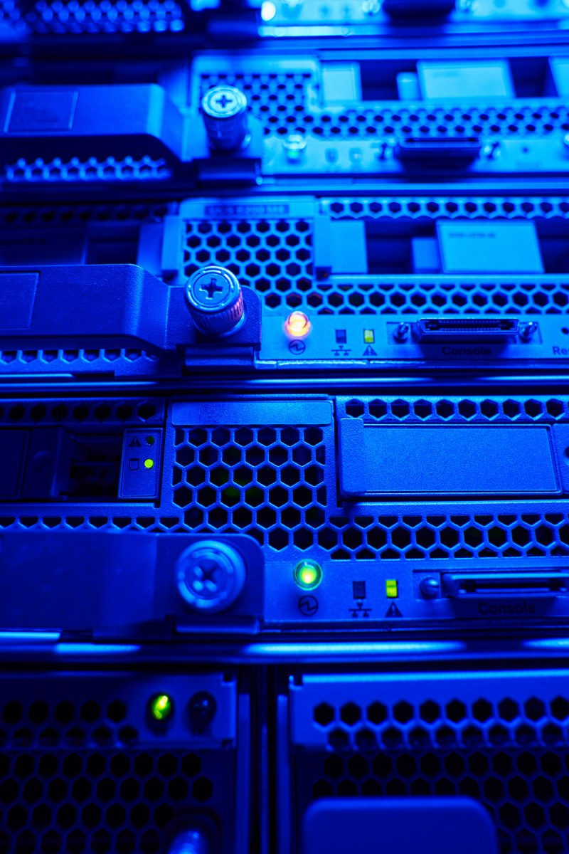 Rack di server in sala macchine